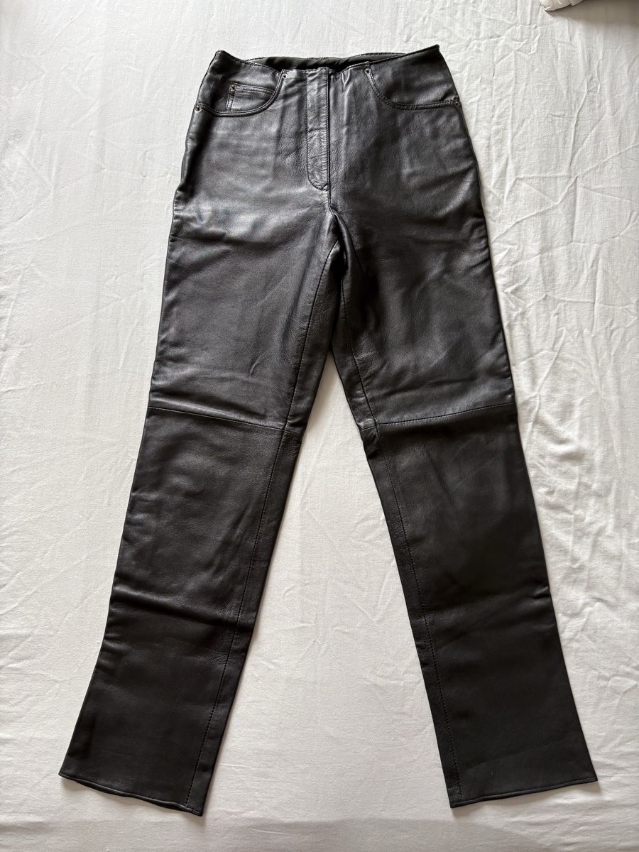 C&A Pantaloni: Damen Leder Hose schwarz – Usato da Oensingen venduto da Chicotus