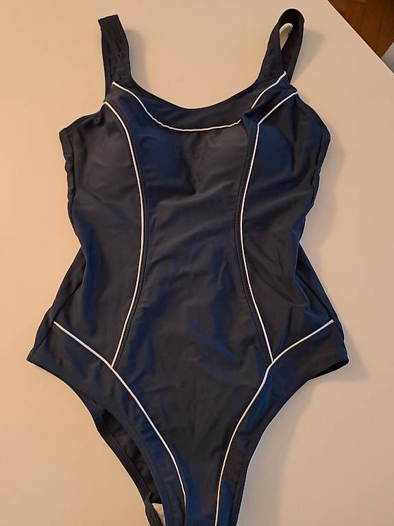 Costumi da bagno & Bikini: Badkleid Gr. 40 – Usato da Basel venduto da Blanche1104