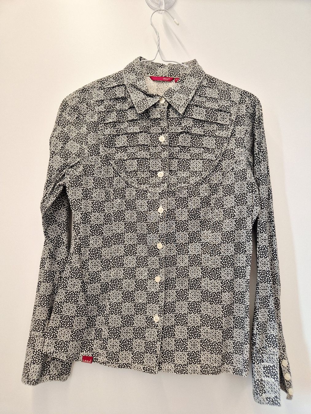 Camicette: LAGA Geometric Print Button-Up Shirt Size S – Nuovo (secondo la descrizione) da Altendorf venduto da UpcyclingByElena