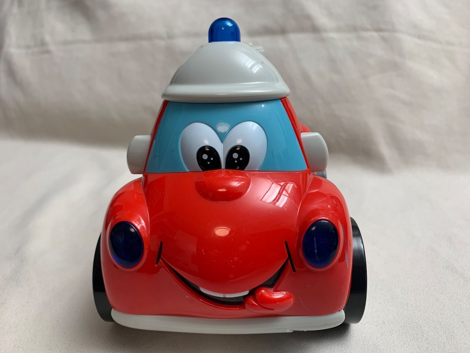 Chicco Fahrzeuge für Kinder: Chicco Feuerwehrauto mit Musik – Gebraucht aus Ehrendingen von Sansav 2