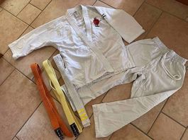 A vendre Kimono complet Decathlon, taille 130