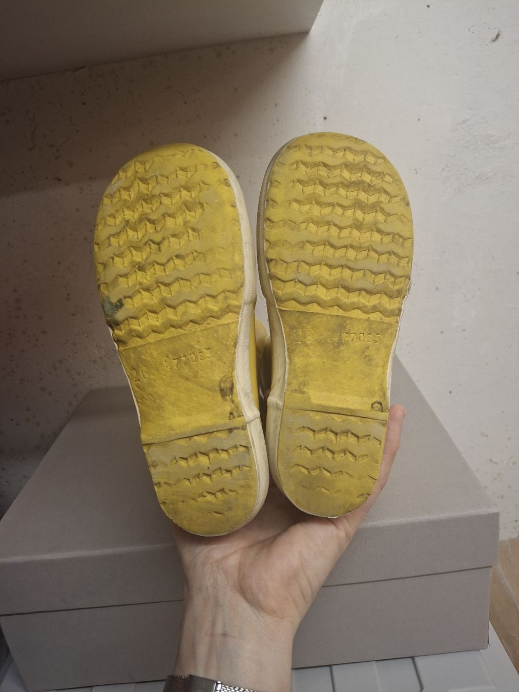 Scarpe per ragazzi: Bergstein Gummistiefel Gelb Gr. 26 – Usato da Allschwil venduto da Tippster 2