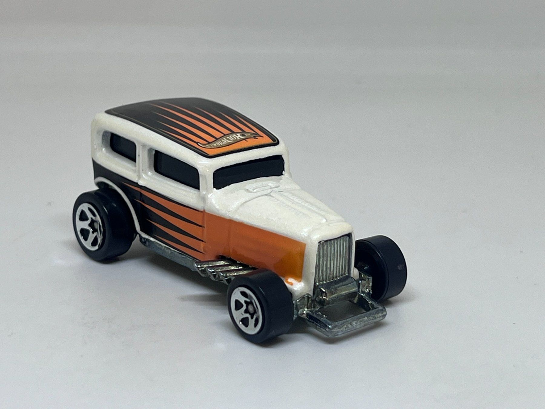 Hot Wheels Modellini d'auto: Hot Wheels Midnight Otto #50 – Usato da Wildegg venduto da LaaBoutique