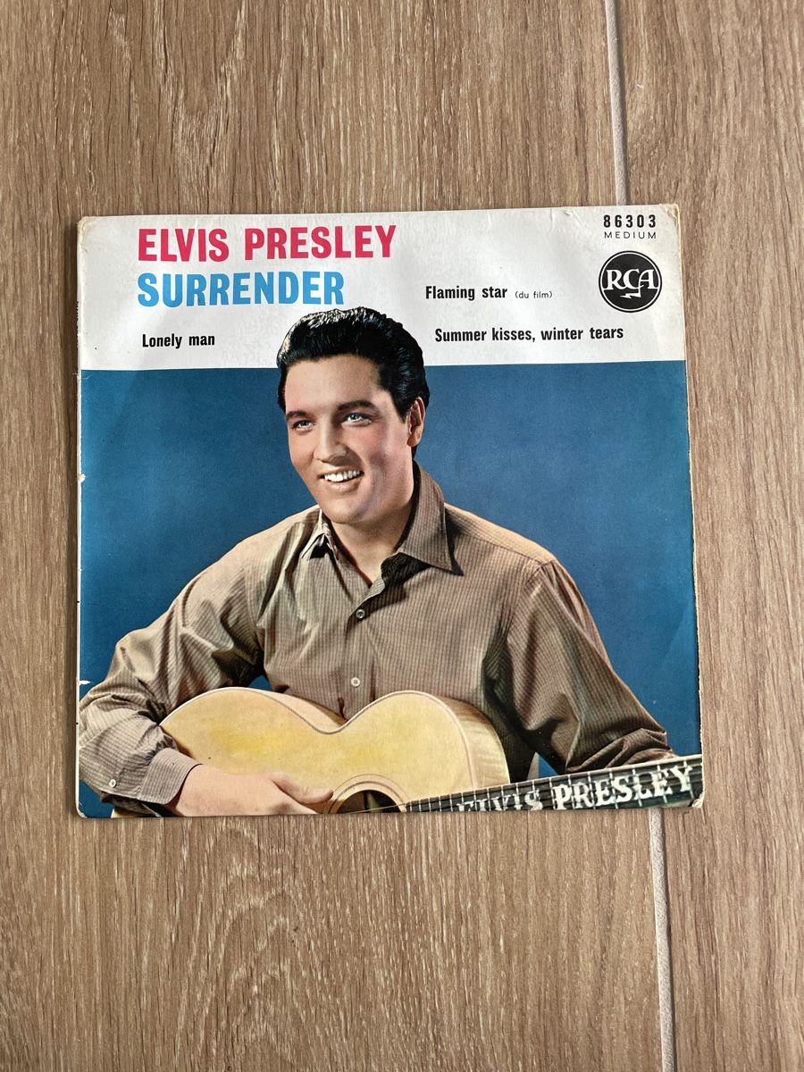 Dischi in vinile: Vinyle Elvis Presley - Surrender & 3 autres – Usato da Lonay venduto da ju-71