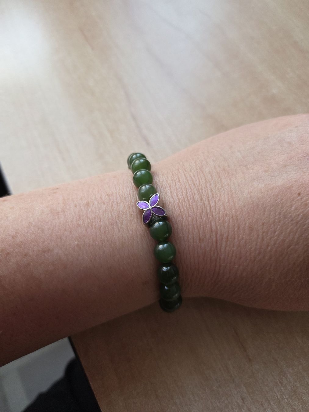 Bracciali & Braccialetti: Grünes Jadestein Elastarmband mit Metall Element Länge 18cm  – Nuovo (secondo la descrizione) da Winterthur venduto da katzen07 3