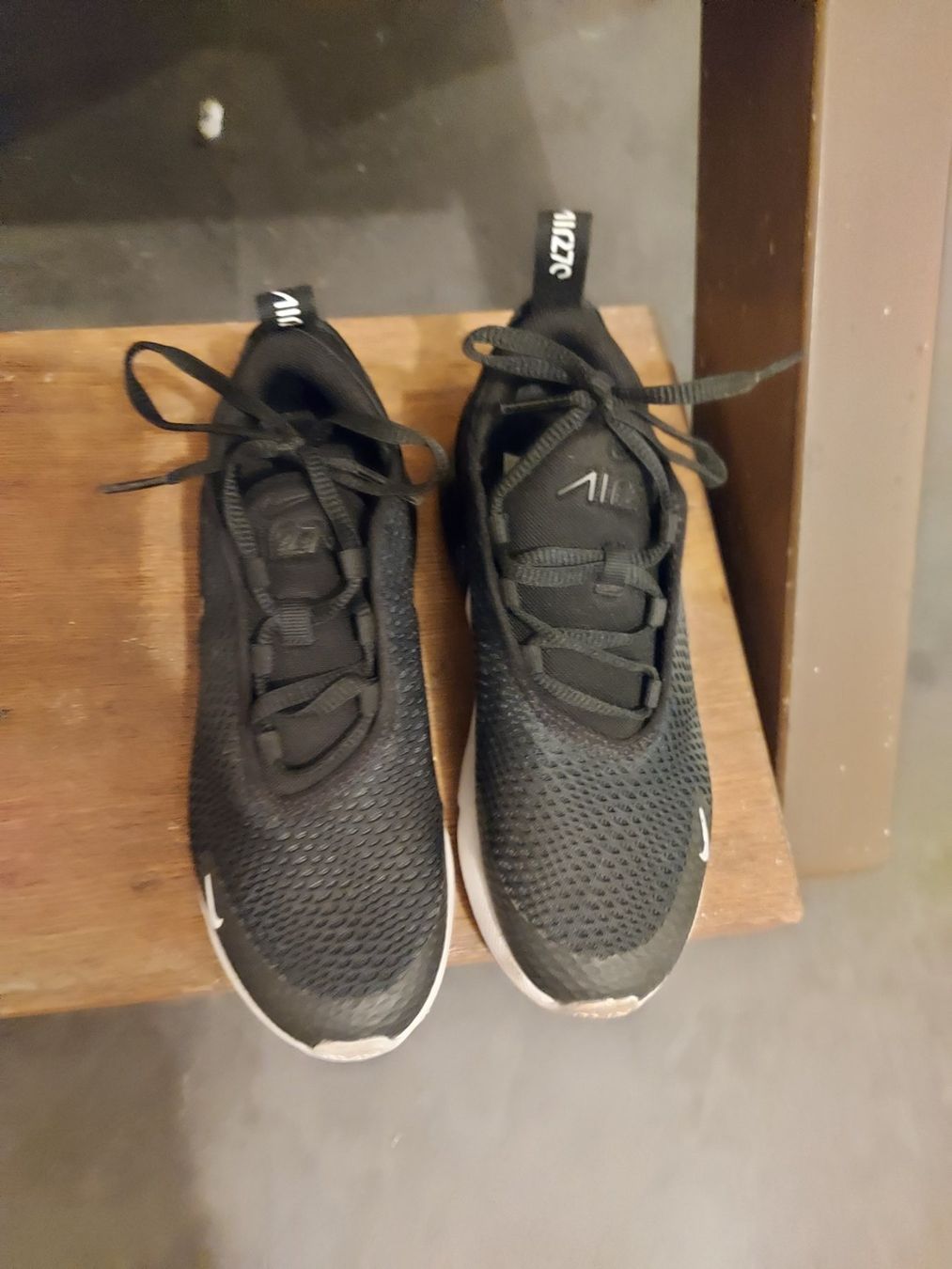 Nike Scarpe per ragazzi: Nike Air Max 270 Grösse 32 – Usato da Altishofen venduto da tammy05