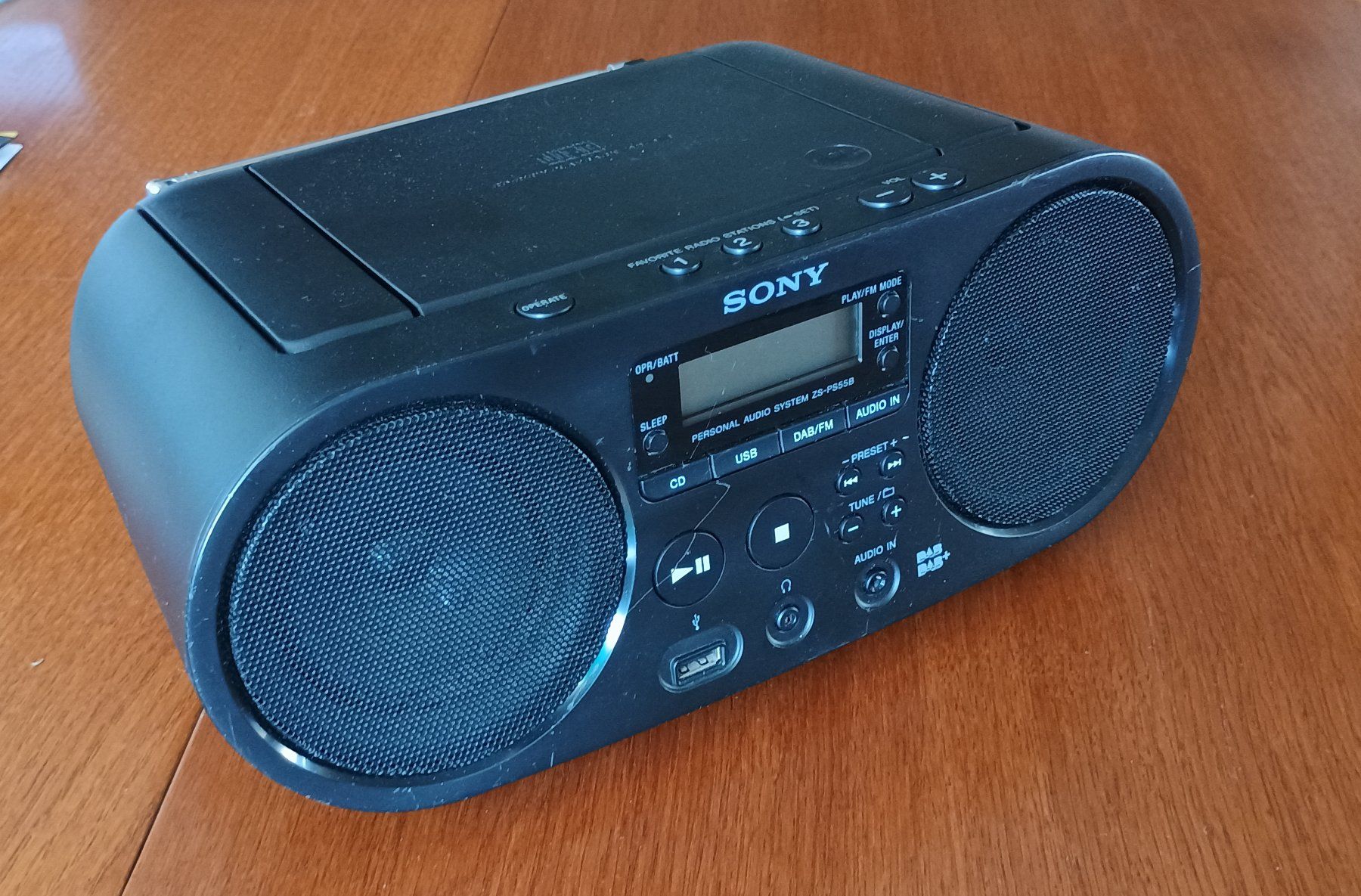 Sony Lettore multimediale & Streamer: SONY DAB+ & FM, CD/MP3, USB, Aux-in, kleiner "Ghettoblaster" – Usato da Dietikon venduto da esOctopus