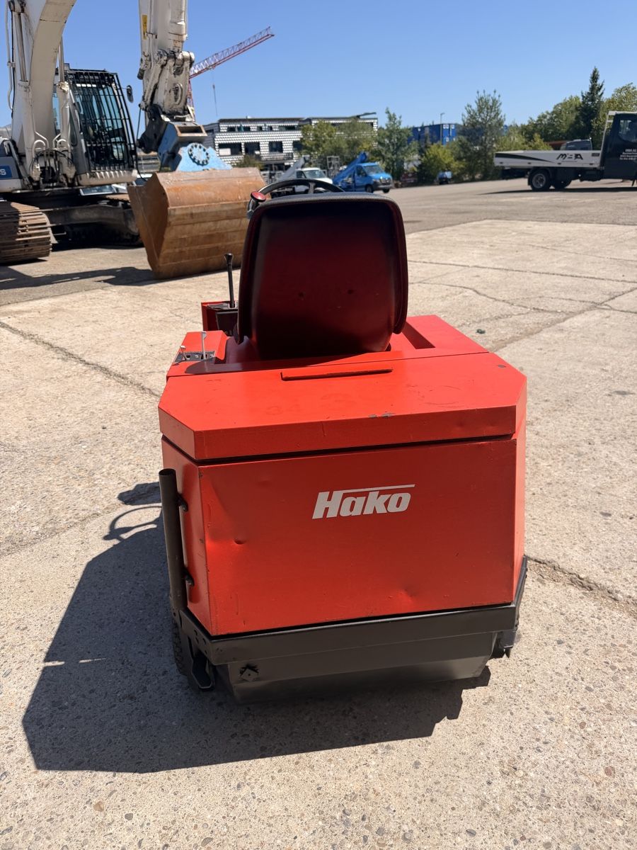 Hako Tutte le macchine: Hako Wischmaschine – Usato da Embrach venduto da Eberle_Ken 1