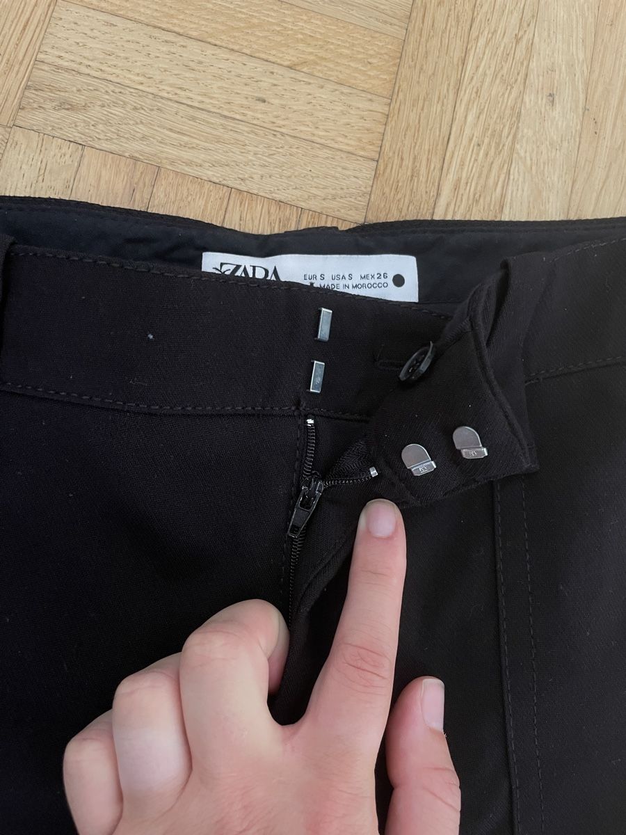 Zara Pantaloni: Cargo Hose schwarz Grösse S – Usato da Zürich venduto da Carlajimena 2