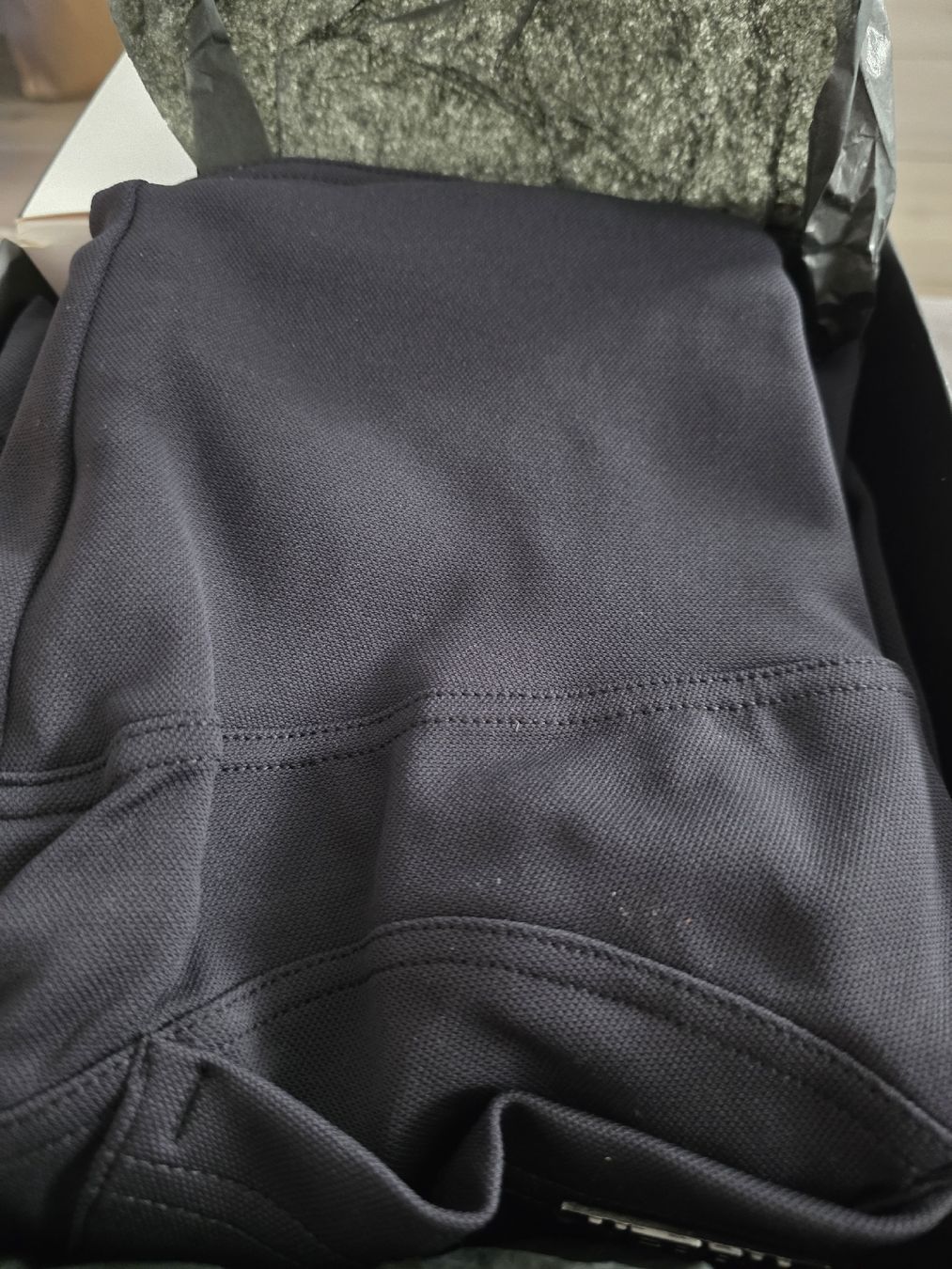 Pantaloni: NEBBIABUBBLEBUTT PANTS BLACK GRÖSSE L – Nuovo e nell'imballaggio originale da Reitnau venduto da cuorematto01