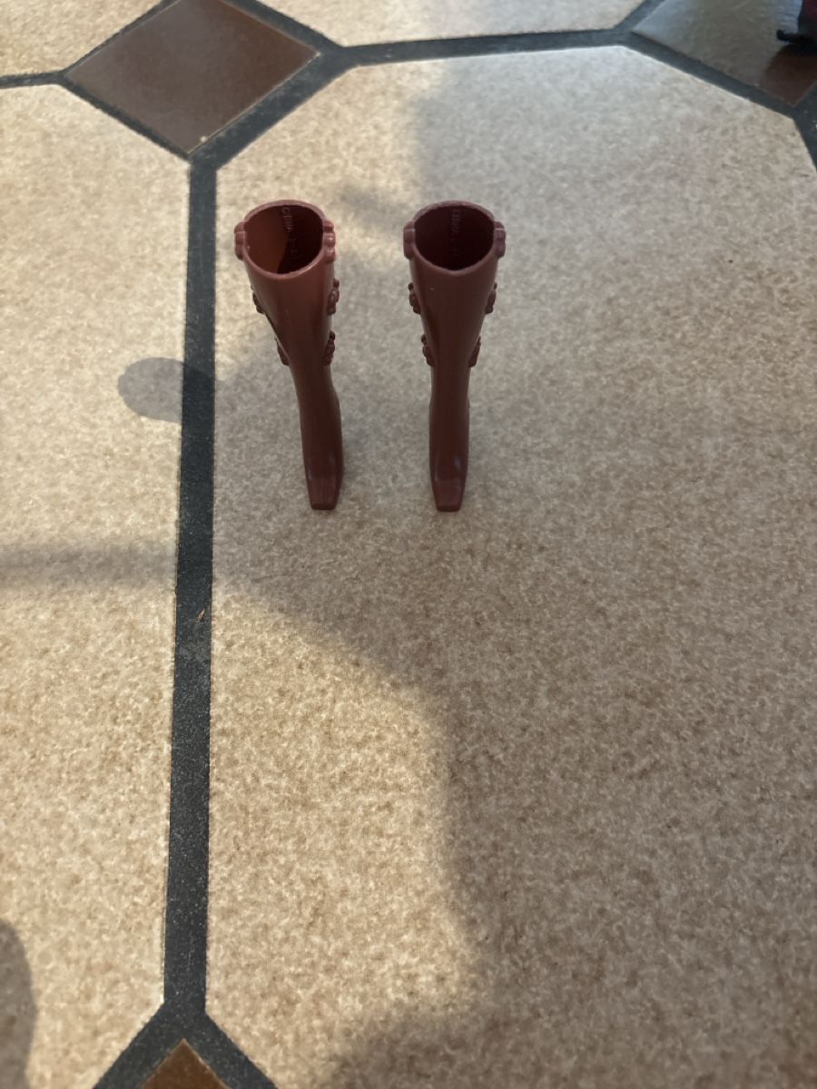Giocattoli: Chaussures barbie à talons  – Nuovo (secondo la descrizione) da Uvrier venduto da lou_dhk8