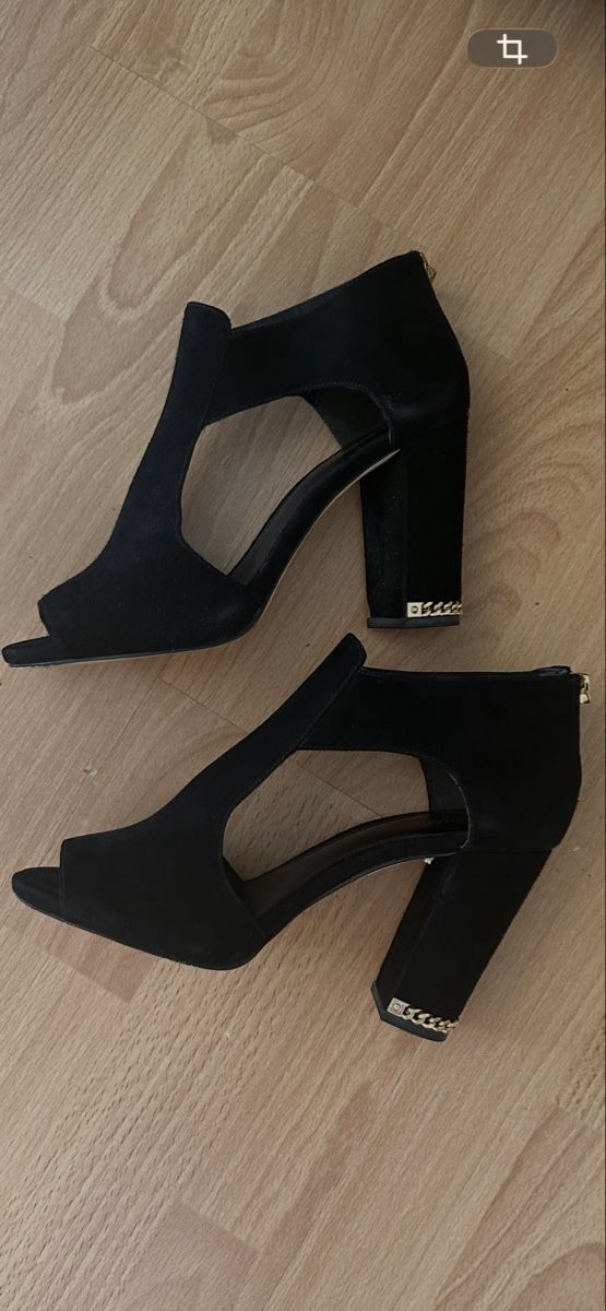 Michael Kors Damenschuhe: Wildlederpumps von Michael Kors  37 – Gebraucht aus Zürich von wil_g8st 1