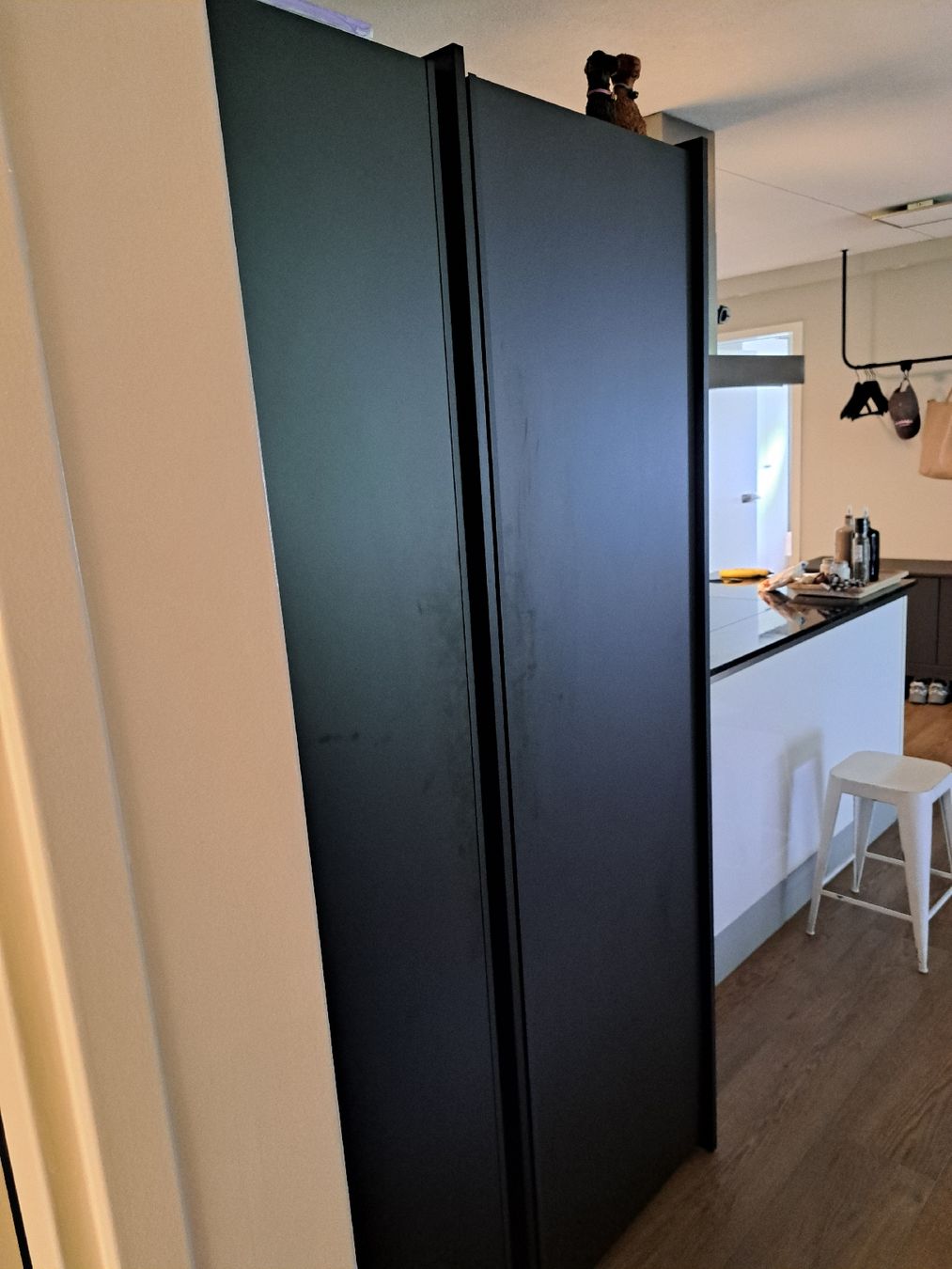 Armoires: neuwertiger Tylko Schrank schwarz – D'occasion à Berneck par Chicandmore