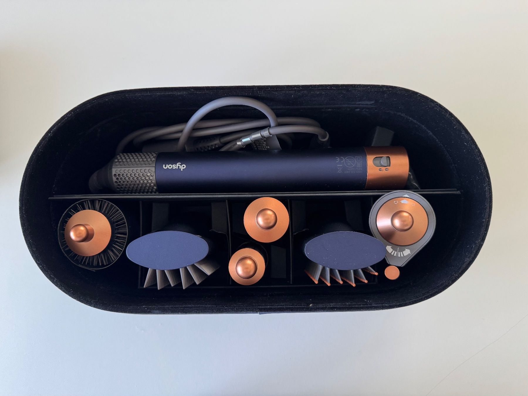 Dyson Asciugacapelli: Dyson Airwrap Complete HS05 comme neuf avec rouleau long – Usato da Founex venduto da syy97 2