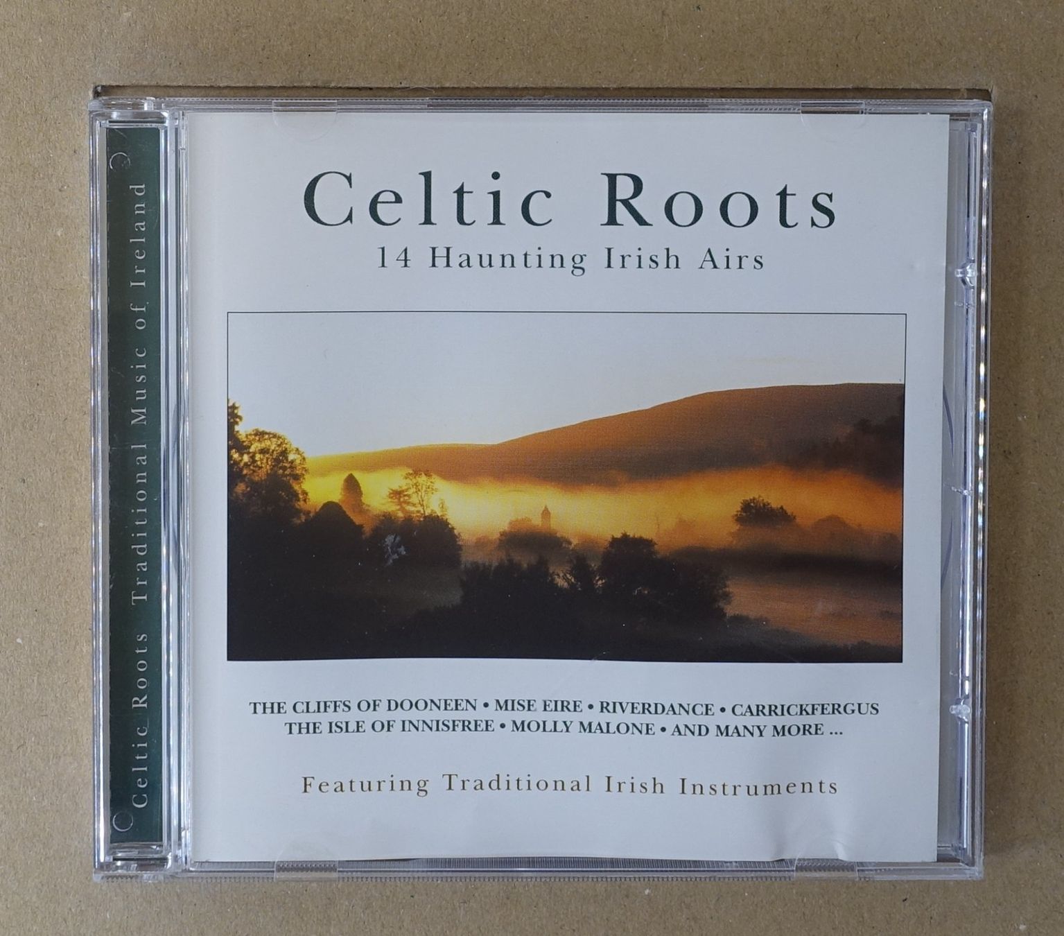 CDs: Celtic Roots - 14 Haunting Irish Airs - F29 – D'occasion à Sessa par fraenklishop