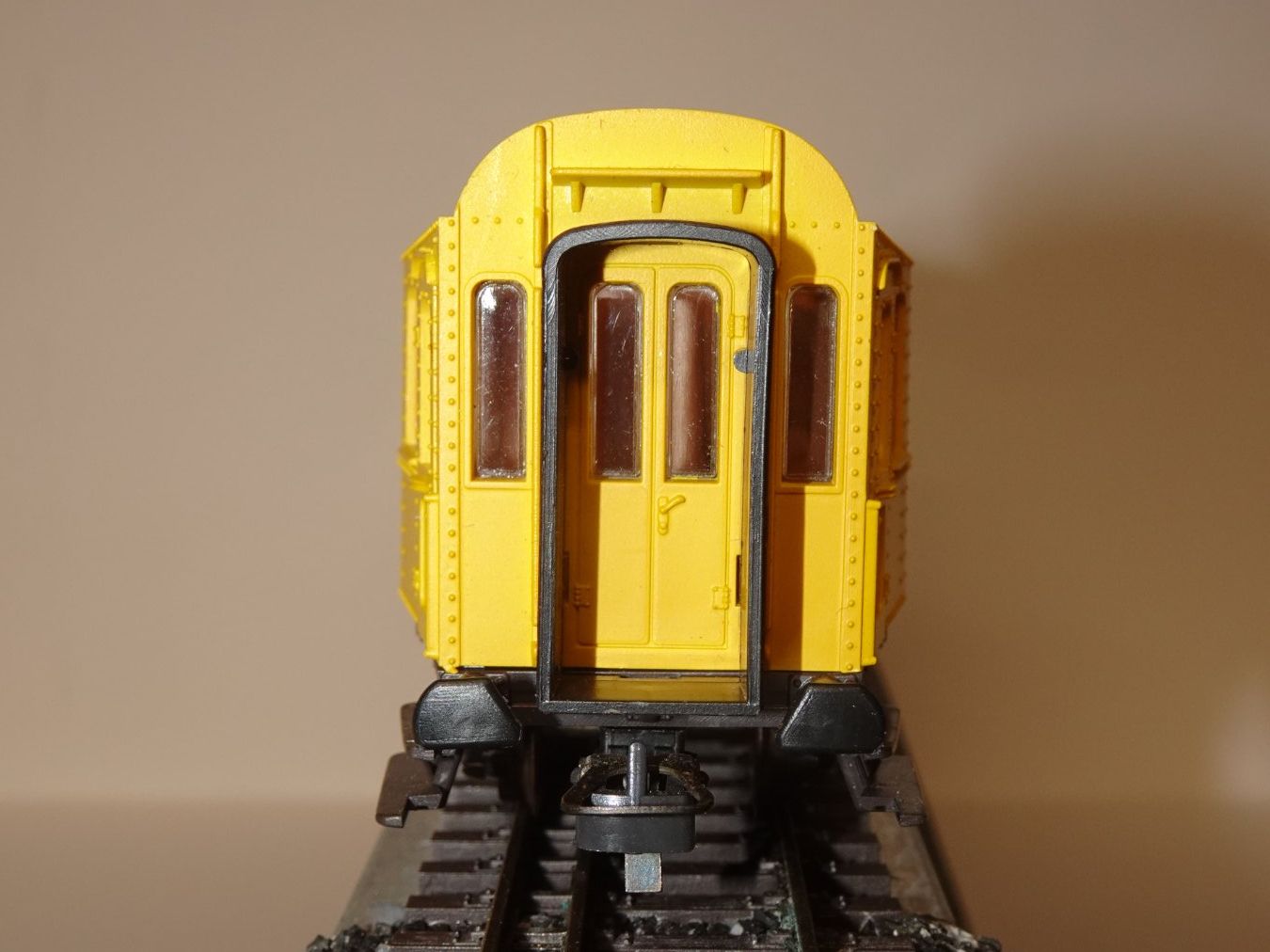 Roco Trains électriques: ROCO DB  Messgerätewagen 4291 B  H0 DC – Défectueux à Hinwil par Berling0 4