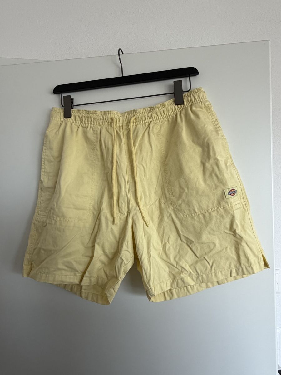 Dickies Hosen: Dickies Shorts XL gelb  – Gebraucht aus Aristau von jac_6glp