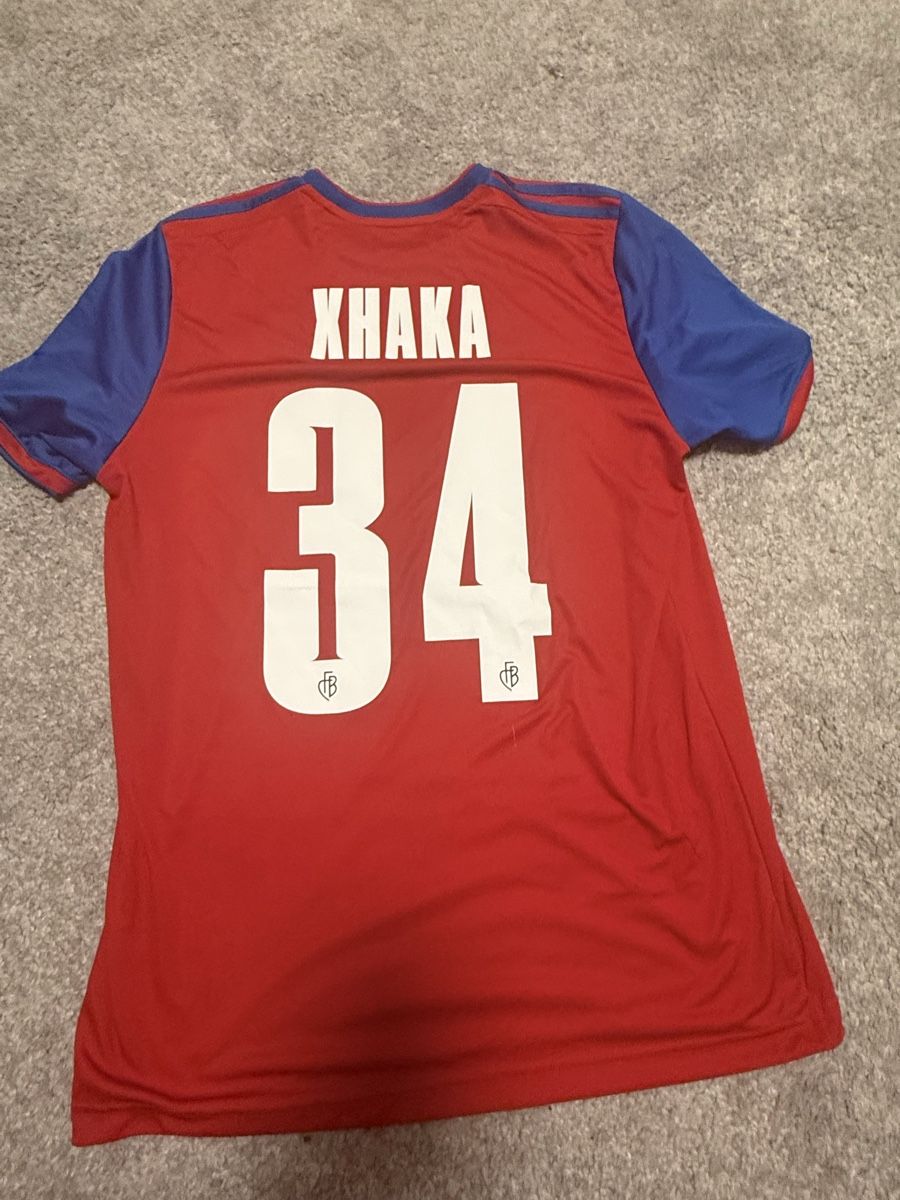 FC Basel Canottiere & Pantaloni: FC BASEL TRIKOT 2019-/20 / Gr. L – Usato da Zollikofen venduto da zenay57 1
