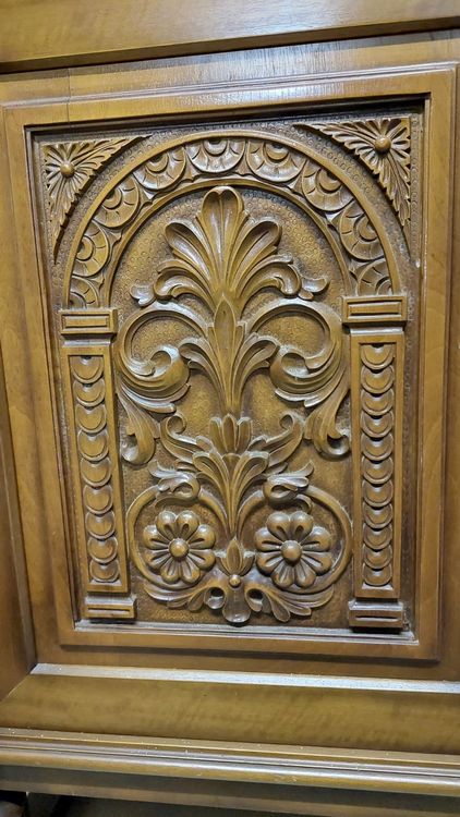 Commodes: 1 Anrichte (Sideboard) aus Nussbaum-Holz – D'occasion à Nussbaumen AG par erfolg25 1