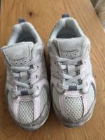 Gute Kinder Turnschuhe Gr. 24 - Leicht & bequem