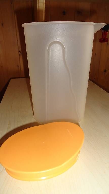 Tupperware Contenitori & Simili: Tupperware Krug, Orange  1l + drei Tupperware Becher m Decke – Usato da Gstaad venduto da Meiel2020 3