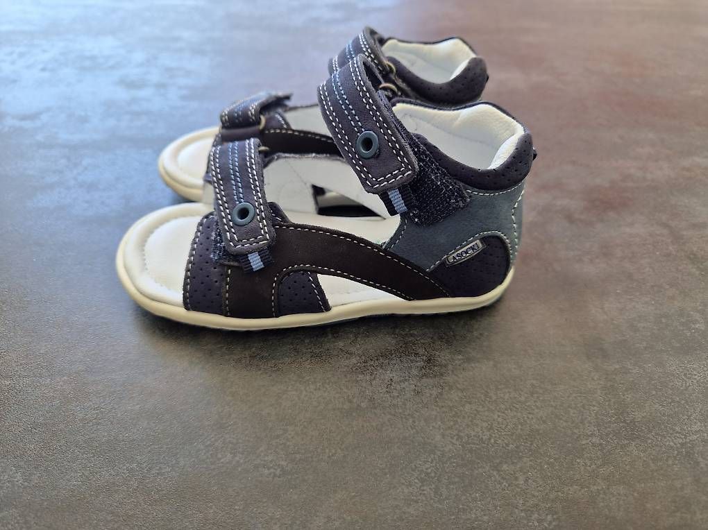 Scarpe per ragazzi: Sandalen Grösse 22  – Usato da Saland venduto da zwergli90 1