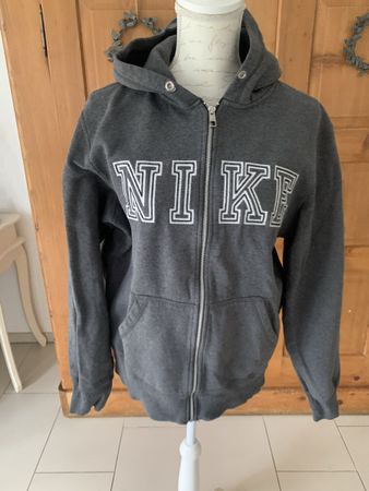 Kapuzenjacke von NIKE Gr. M