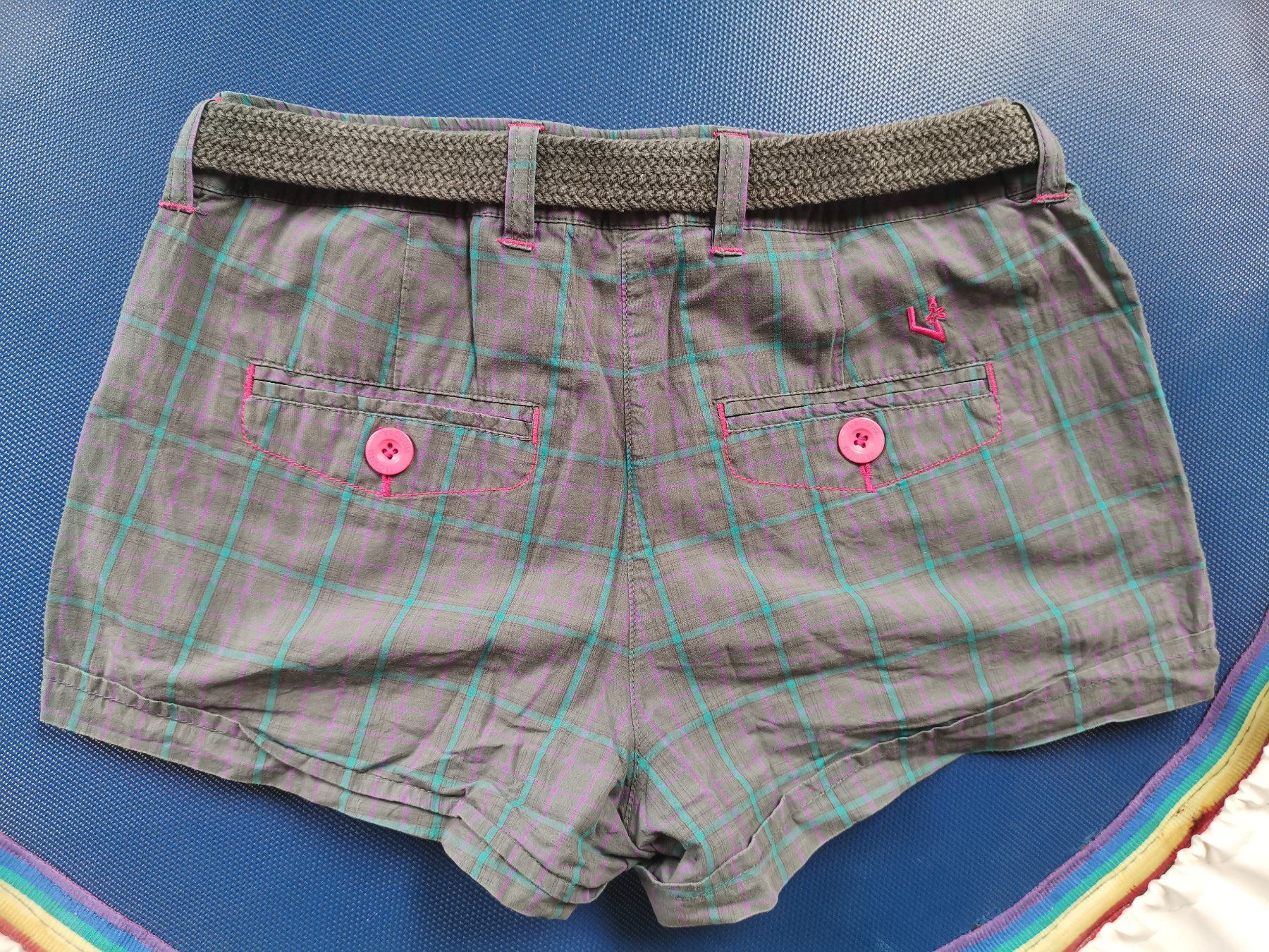 Pantaloni: VACUUM Stoffshorts Grösse 36 – Usato da Münsingen venduto da Nik_und_Kat