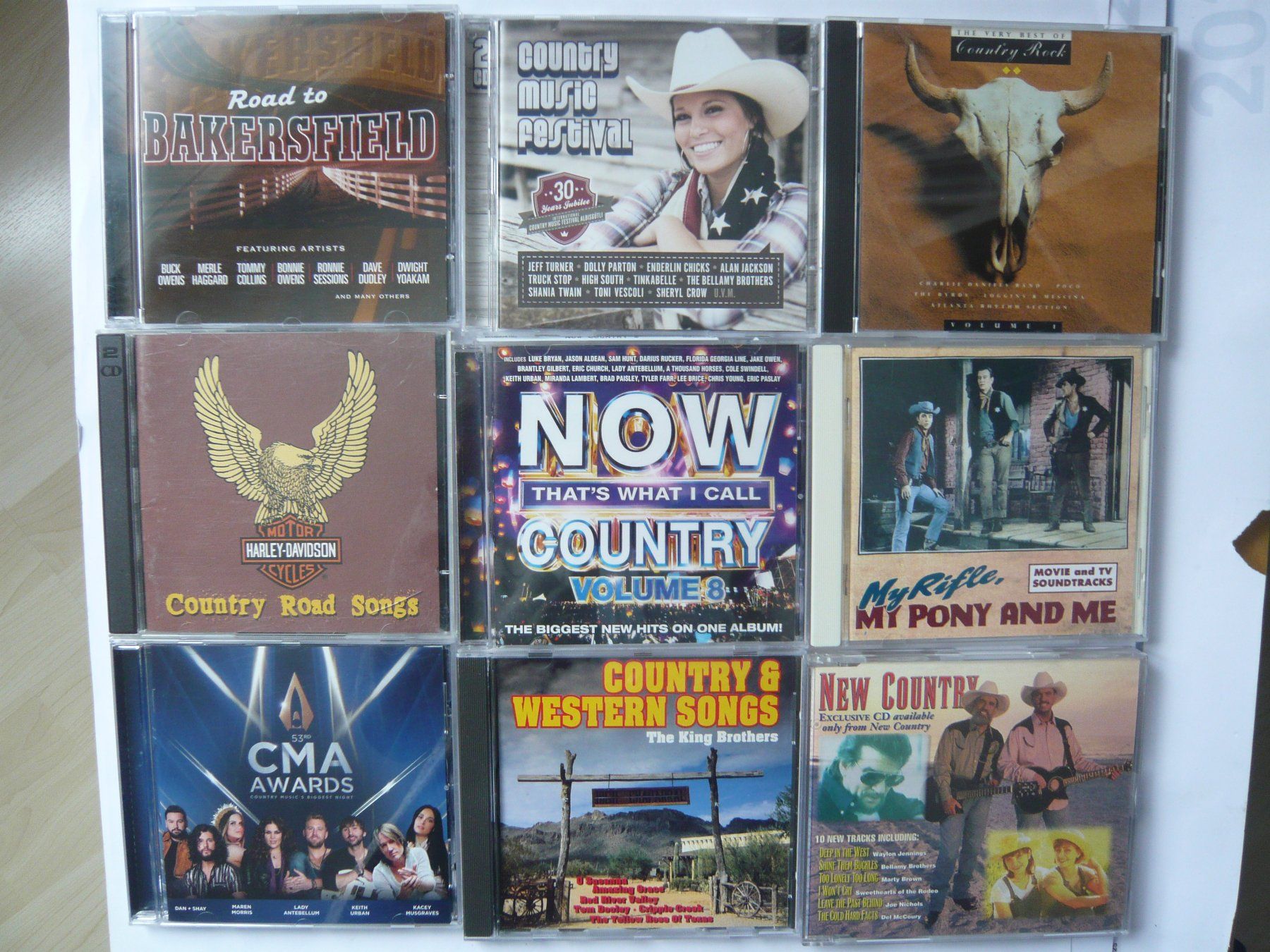 CD: VARIOUS 9CD COUNTRY SAMPLER – Usato da Winterthur venduto da Cajun