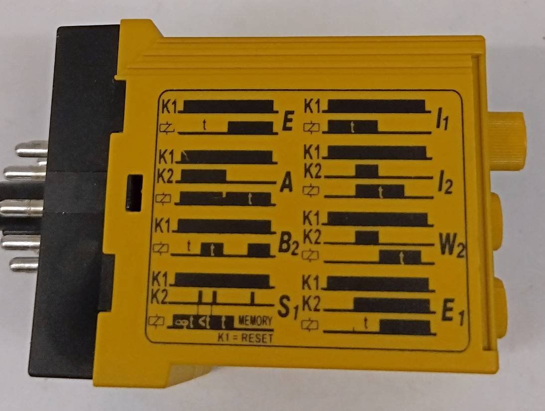Componenti elettronici: Selectron Multifunktionsrelais MFT U21S – Nuovo e nell'imballaggio originale da Wilen b. Wollerau venduto da Slent 3