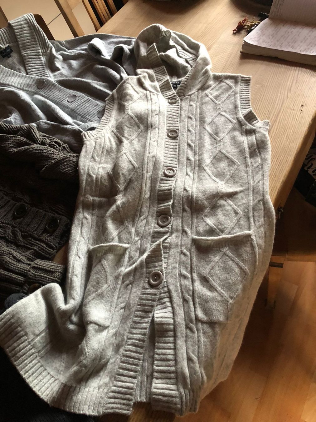 Lotti di vestiti: 3 coole Jäckli + 2 Gilets Gr. 36 – Usato da Röschenz venduto da Tashroal 3