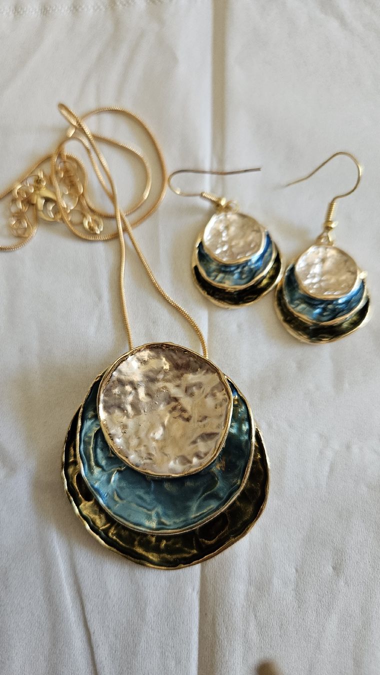Sonstiger Schmuck: joli ensemble doré et émail ,  collier et boucles d'oreilles – Gebraucht aus Lausanne von Angelite