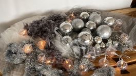 festliche Dekoration, Weihnachten, silber, KugelLichterkette