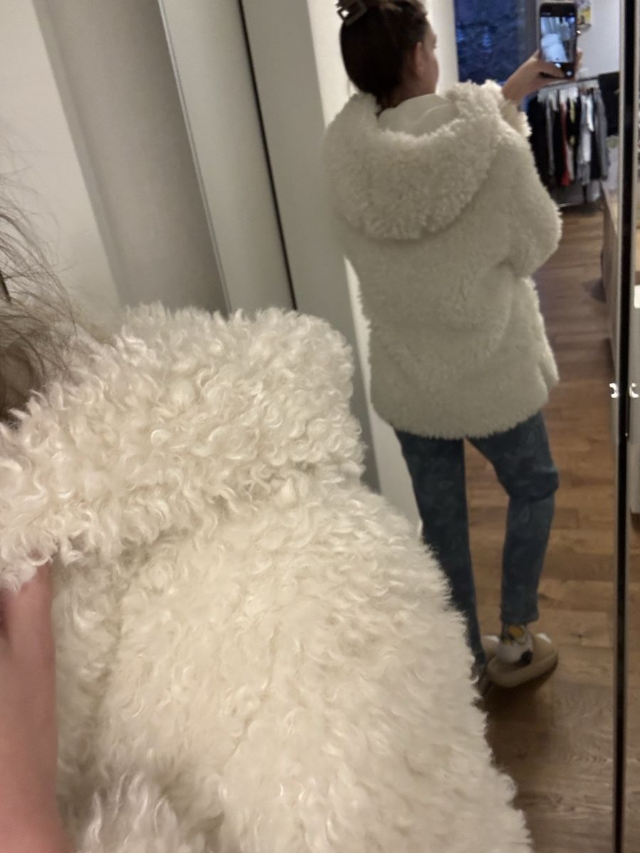 Zara Giacche: ZARA Teddyfell Jacke mit Kapuze, Grösse M – Usato da Tann venduto da Carolinekne 3