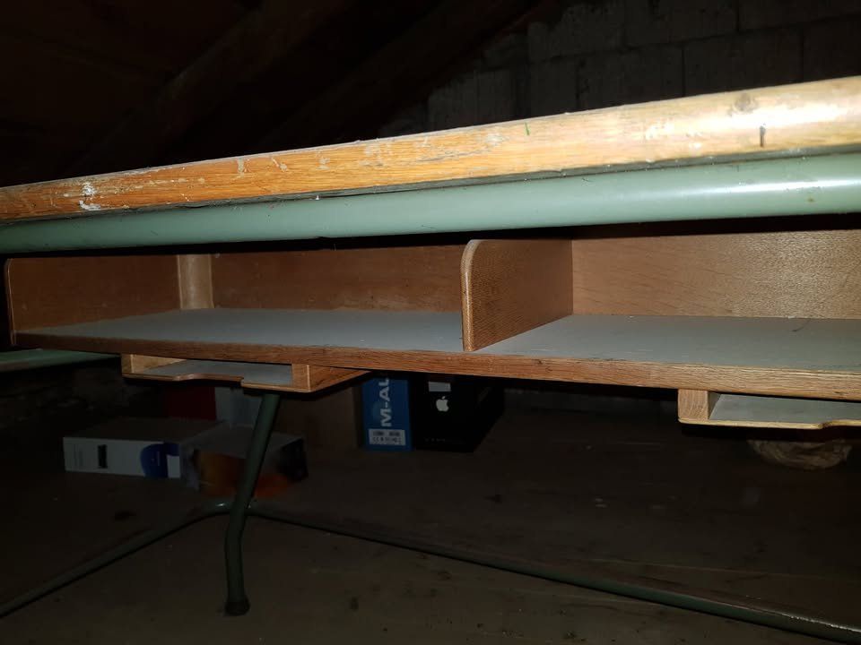 Scrivanie: Ancien bureau double d'écolier – Usato da Ste-Croix venduto da gfamily 1