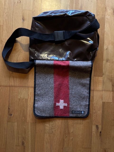 Borse: Robuste Umhängetasche Swiss Army Style – Nuovo (secondo la descrizione) da Seon venduto da retep012 3