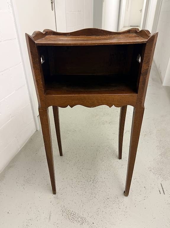Commodes: Herziges altes Möbel – D'occasion à Reichenburg par batschli68