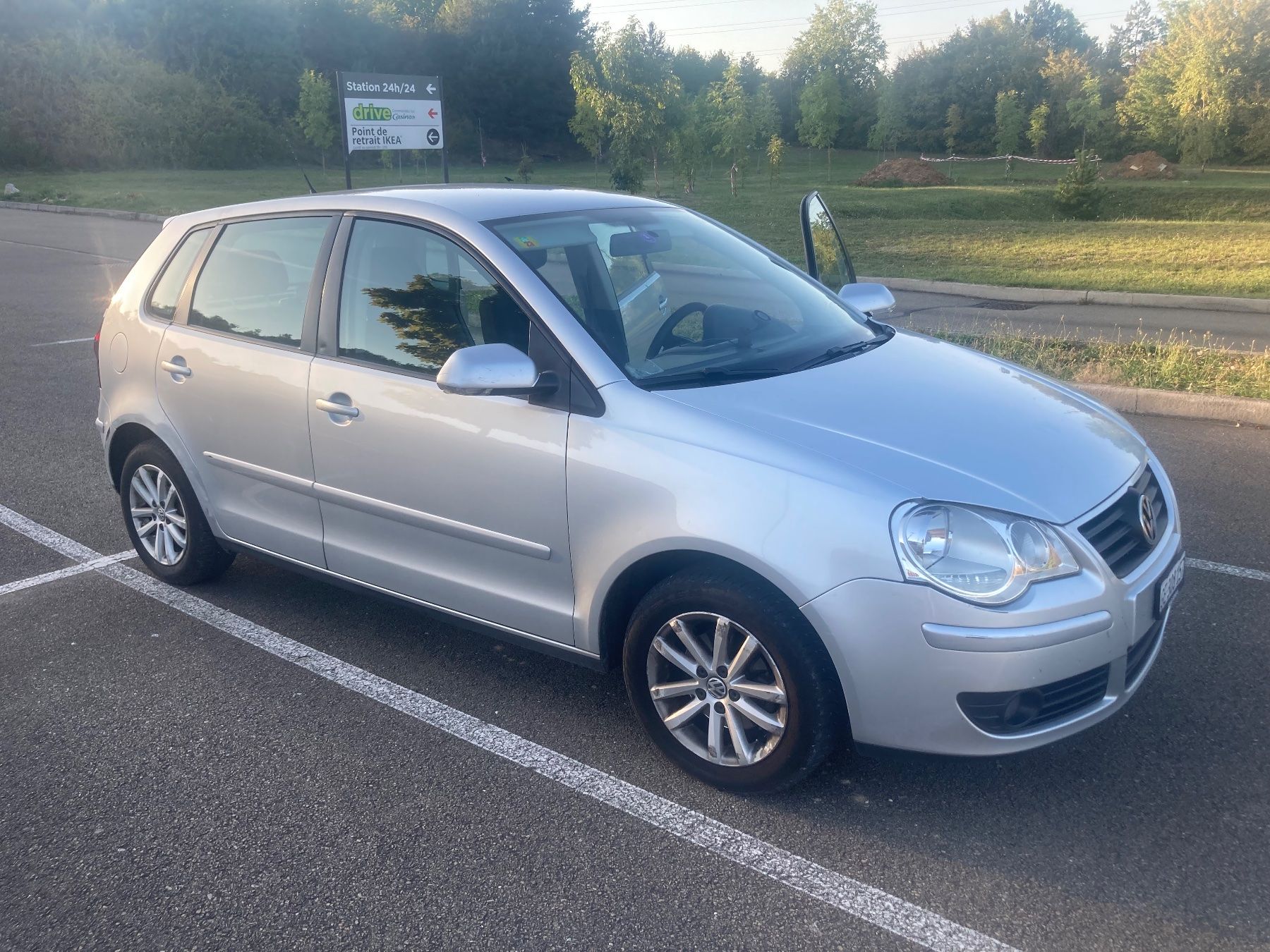 VW Automobili: polo 4 essence 1.4 16v manuelle – Usato da Genève venduto da Gemsquest 1