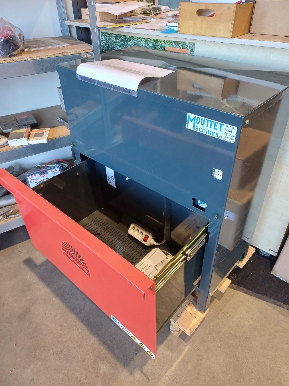 Alimentazione elettrica: Armoire de charge – Nuovo e nell'imballaggio originale da Courrendlin venduto da MouttetMachines