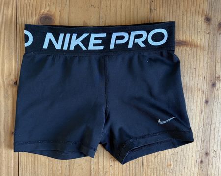 Short Nike Pro fille 10/12 ans