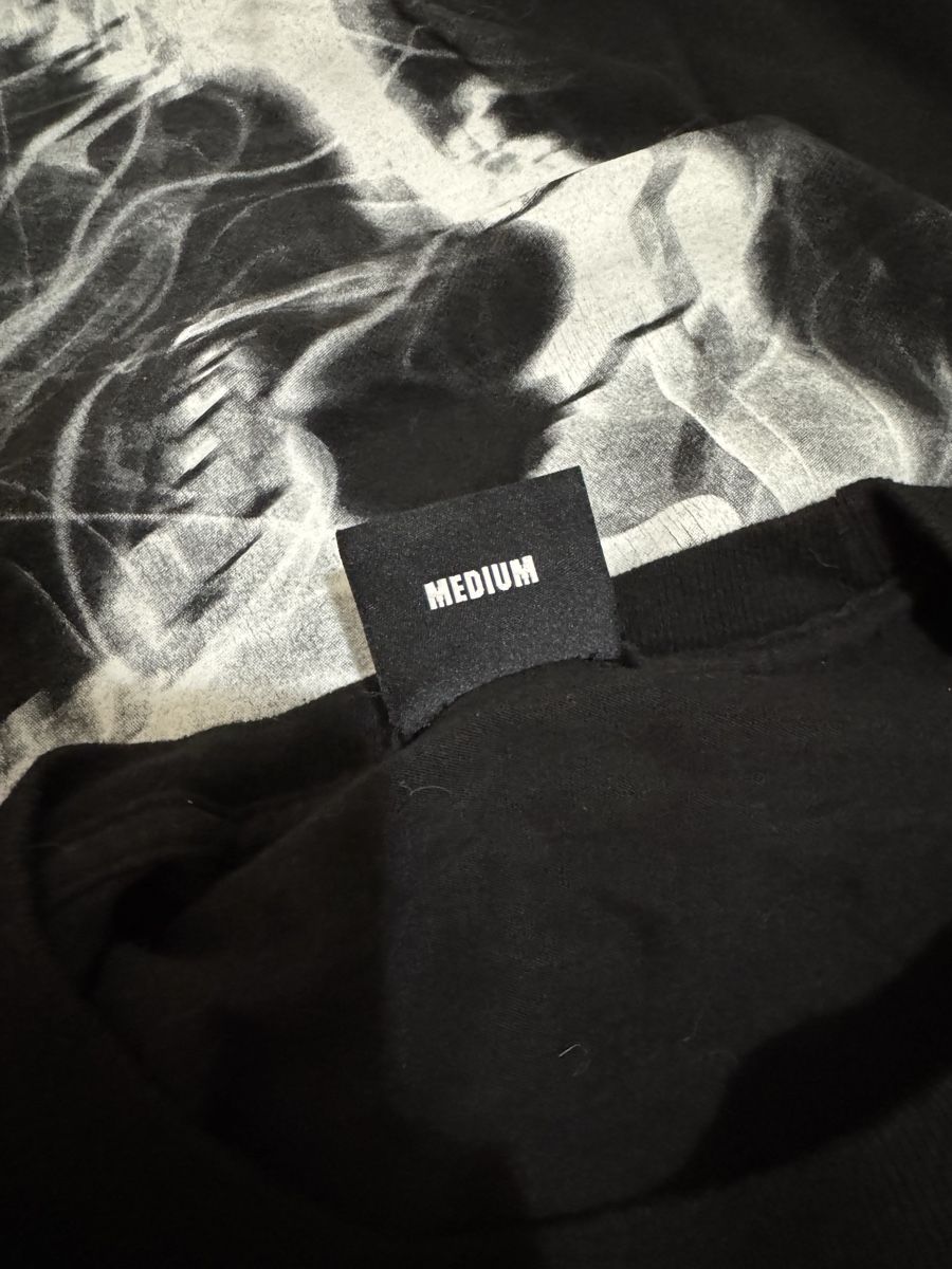 T-shirt: Revenge Smoke t-shirt – Usato da Villeret venduto da bys_k95b 3