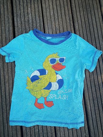 Cooles T-Shirt mit Enten-Motiv, Grösse 98/104, Top Zustand