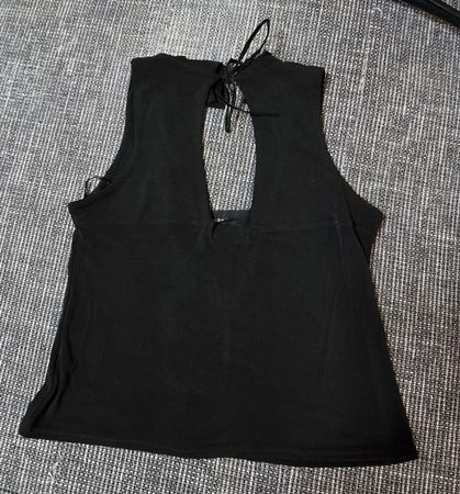 Schickes, schwarzes Sommer Top mit Rückenausschnitt, S eur44