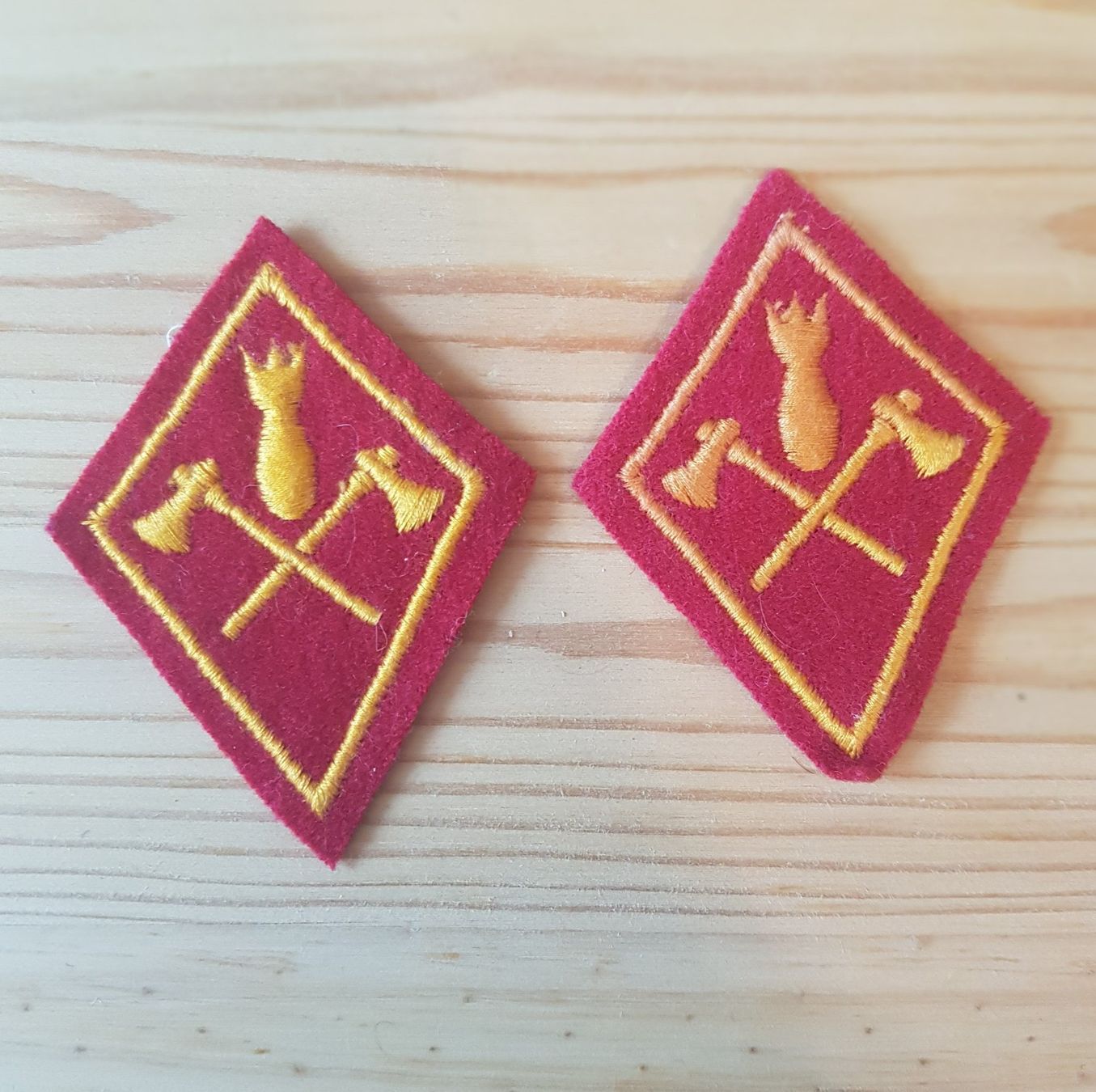 Schweizer Armee Placchette & Badge: Luftschutz- / Rettungstruppensoldat - Schweizer Armee – Usato da Bern venduto da Collins2