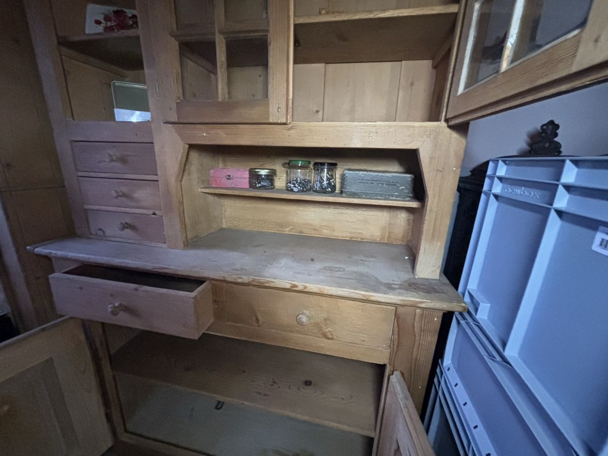 Armadi: Antiker Buffet-Schrank, Landhausstil – Usato da Frauenfeld venduto da Fubech 2