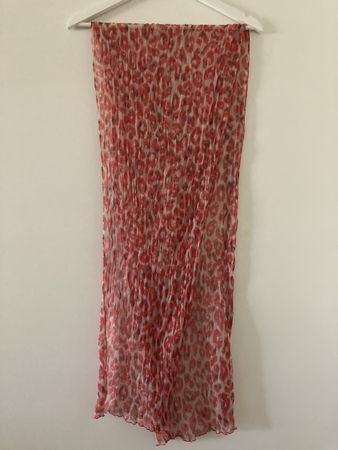 Damen Halstuch Leo-Muster rot/beige leicht Crêpe guter Zust