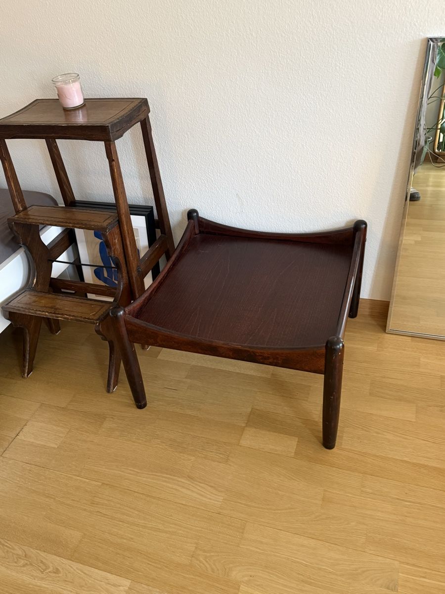 Sgabelli: Mid-Century Teakholz Hocker – Usato da Zürich venduto da dreimalzwei 3