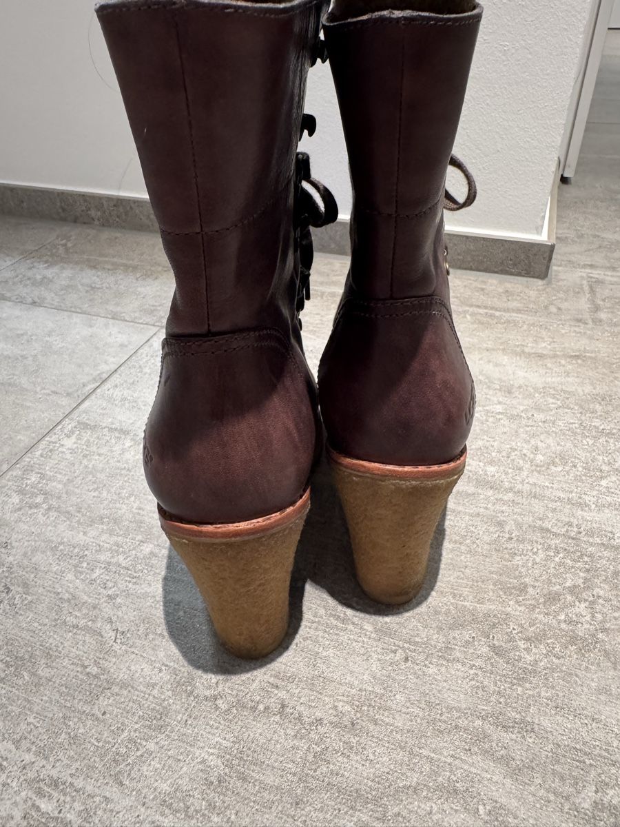 Ugg Scarpe da donna: UGG Boots / Stiefeletten Gr. 39 – Usato da Winkel venduto da Spaedi0 5