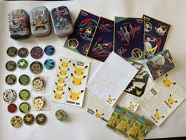 Pokémon Zubehör Set Pin Münzen Tins Stickers Mininbinder