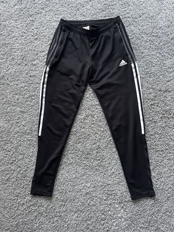 Adidas Hosen: Adidas Trainingshose, schwarz, Gr. S - Top Zustand! – Gebraucht aus Kloten von dav_anna10